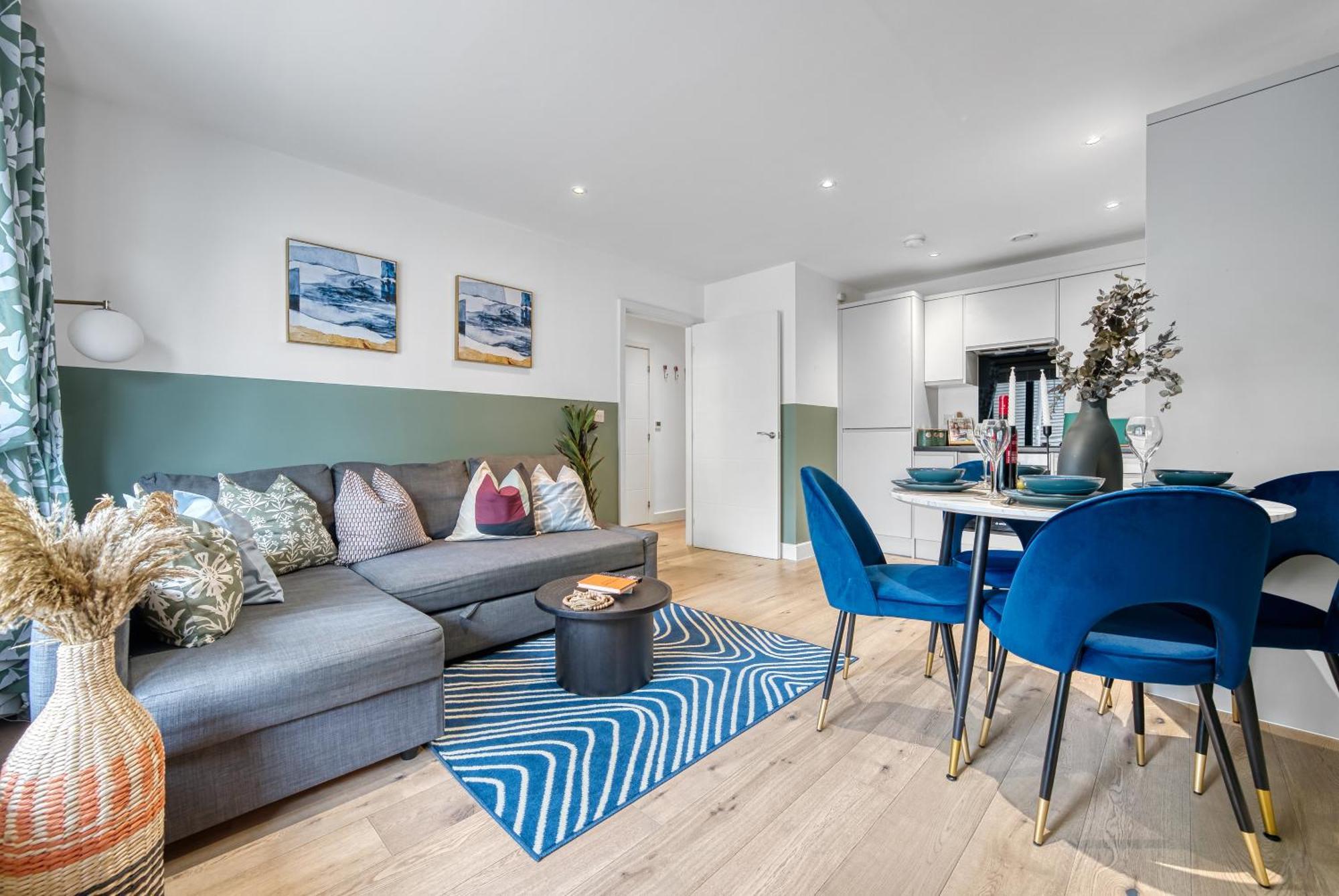 Ocean Village 1-Bedroom Luxurious, Stylish & Cosy Apartment, Central Location In Southampton, Sleeps 4 - Summer Special Offer! - By Blue Puffin Stays Exterior photo