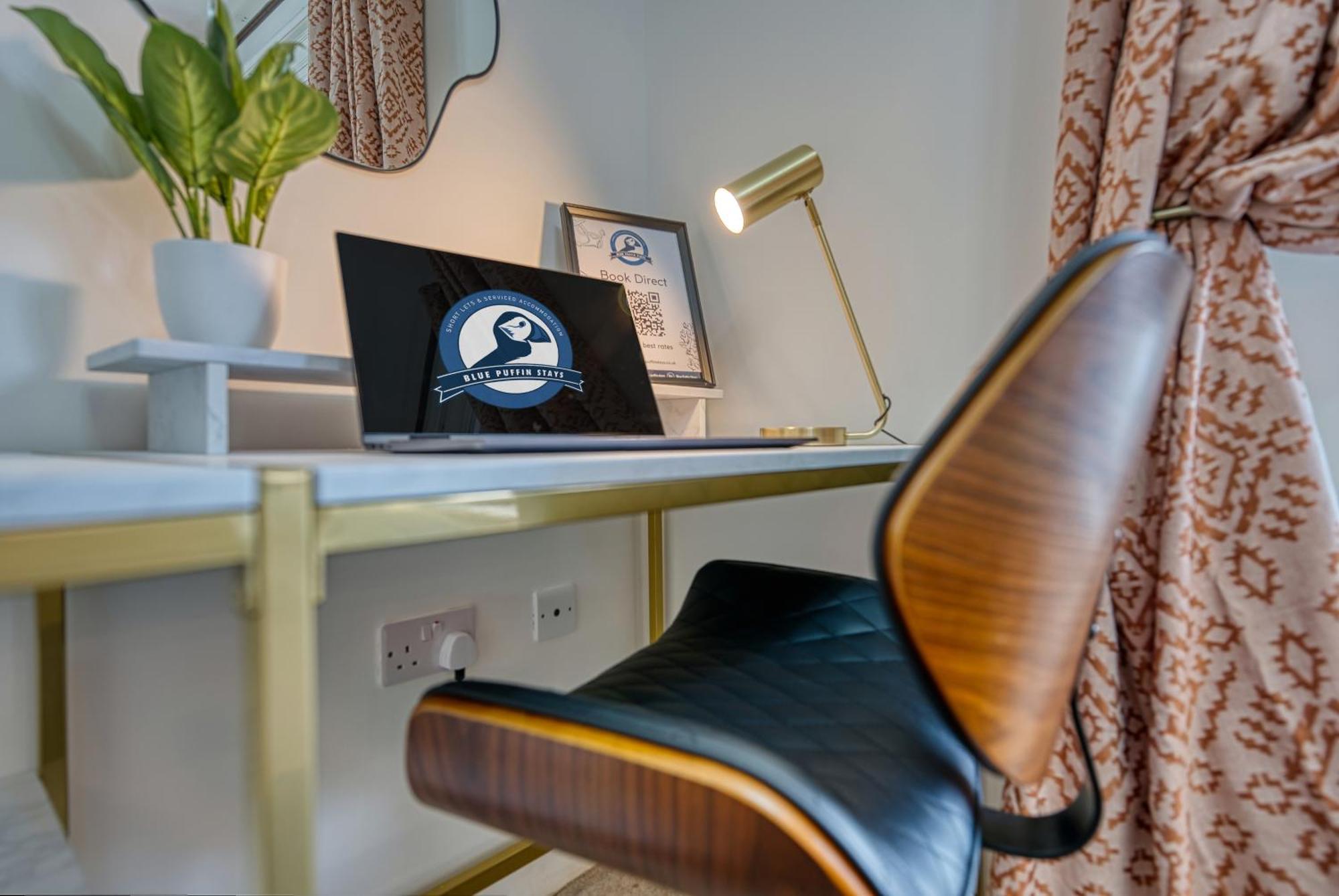 1 Bedroom Ocean Village Luxurious, Stylish & Cosy Apartment, Central Location In Southampton, Sleeps 4 - Summer Special Offer! - By Blue Puffin Stays Exterior photo