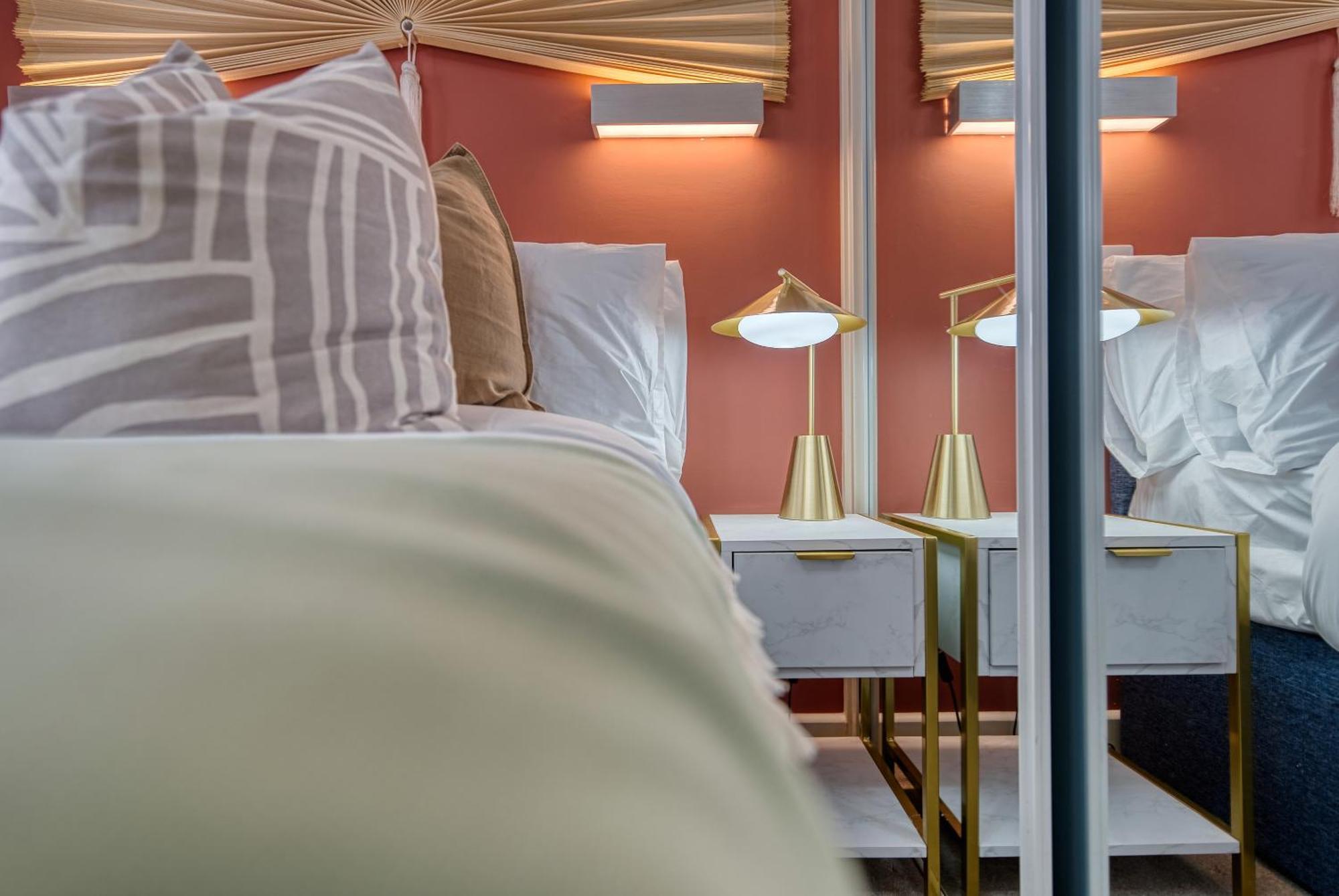 1 Bedroom Ocean Village Luxurious, Stylish & Cosy Apartment, Central Location In Southampton, Sleeps 4 - Summer Special Offer! - By Blue Puffin Stays Exterior photo