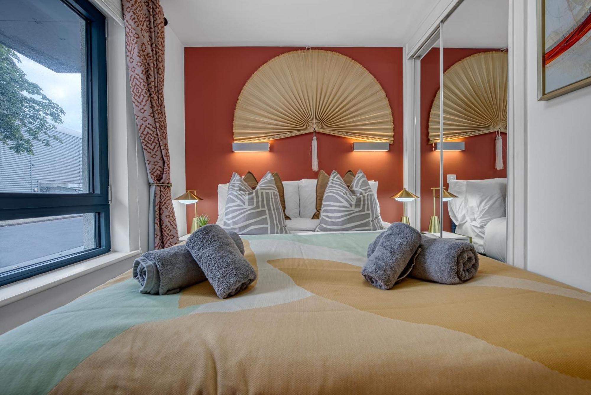 1 Bedroom Ocean Village Luxurious, Stylish & Cosy Apartment, Central Location In Southampton, Sleeps 4 - Summer Special Offer! - By Blue Puffin Stays Exterior photo