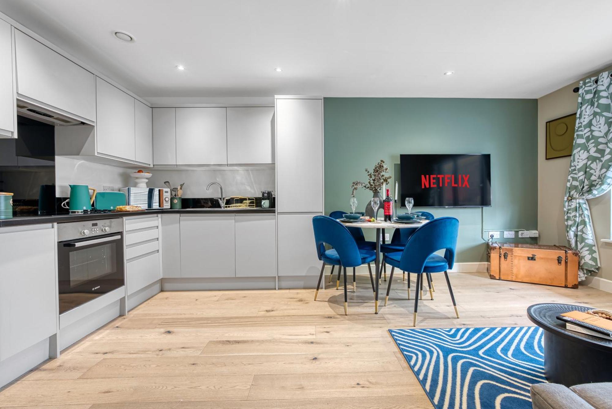1 Bedroom Ocean Village Luxurious, Stylish & Cosy Apartment, Central Location In Southampton, Sleeps 4 - Summer Special Offer! - By Blue Puffin Stays Exterior photo