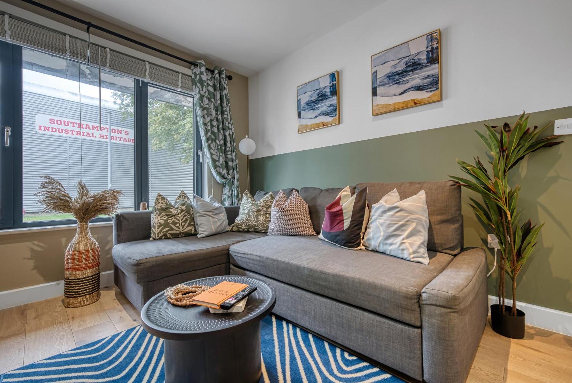 1 Bedroom Ocean Village Luxurious, Stylish & Cosy Apartment, Central Location In Southampton, Sleeps 4 - Summer Special Offer! - By Blue Puffin Stays Exterior photo